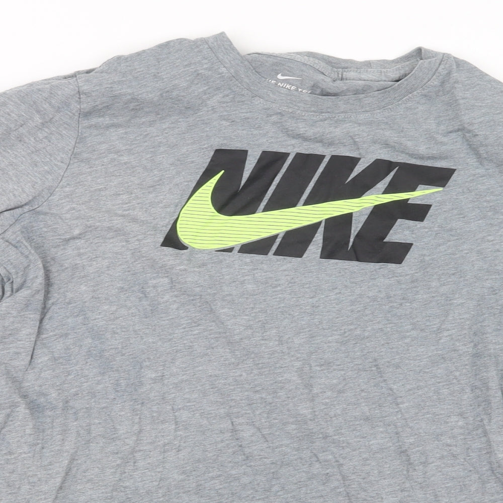 Nike Boys Grey   Basic T-Shirt Size 13-14 Years