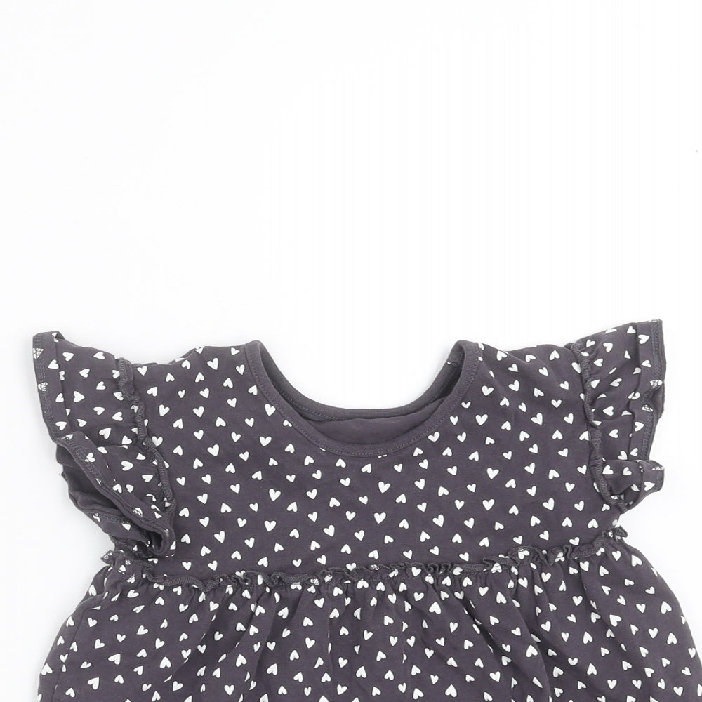 George Girls Grey   Basic T-Shirt Size 4-5 Years  - Heart pattern