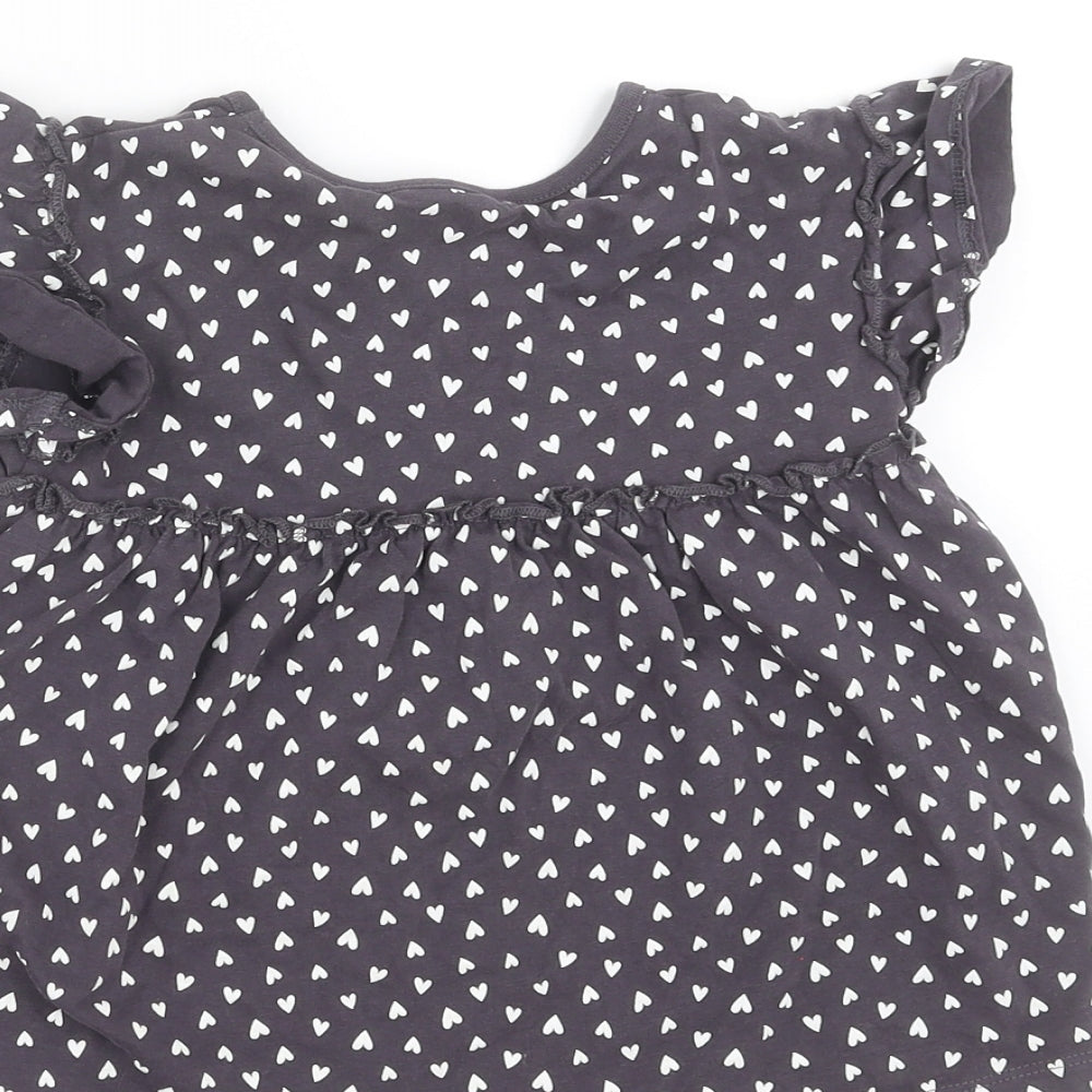 George Girls Grey   Basic T-Shirt Size 4-5 Years  - Heart pattern