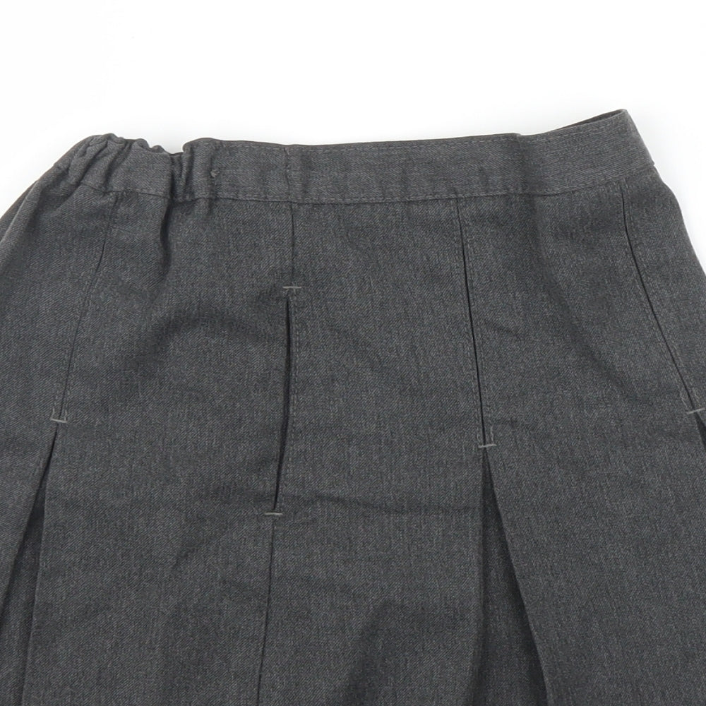 M&S Girls Grey   Pleated Skirt Size 7 Years
