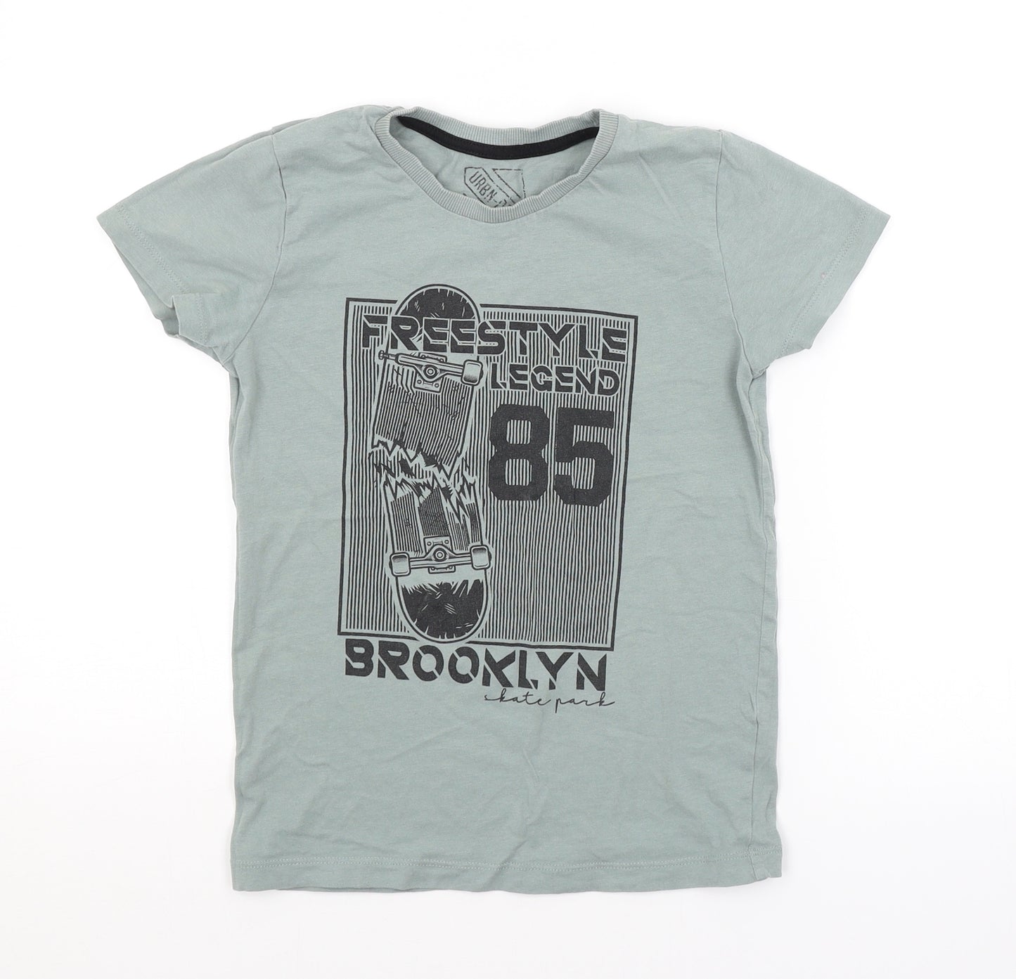 Preworn Boys Green   Basic T-Shirt Size 9 Years