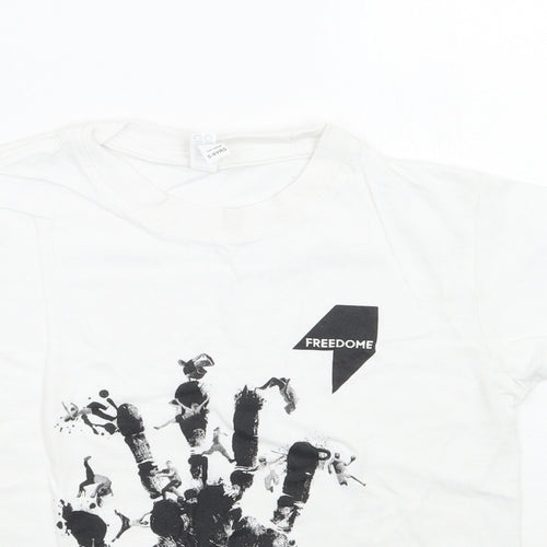 Casual classics Boys White   Basic T-Shirt Size 5-6 Years