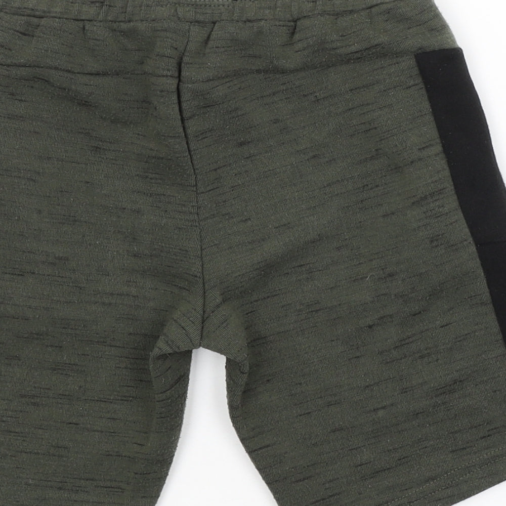 Primark Boys Green   Sweat Shorts Size 8-9 Years