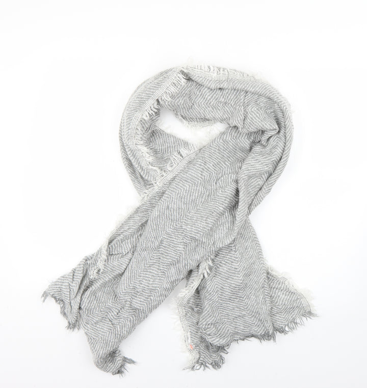 Preworn Womens Grey Argyle/Diamond Scarf