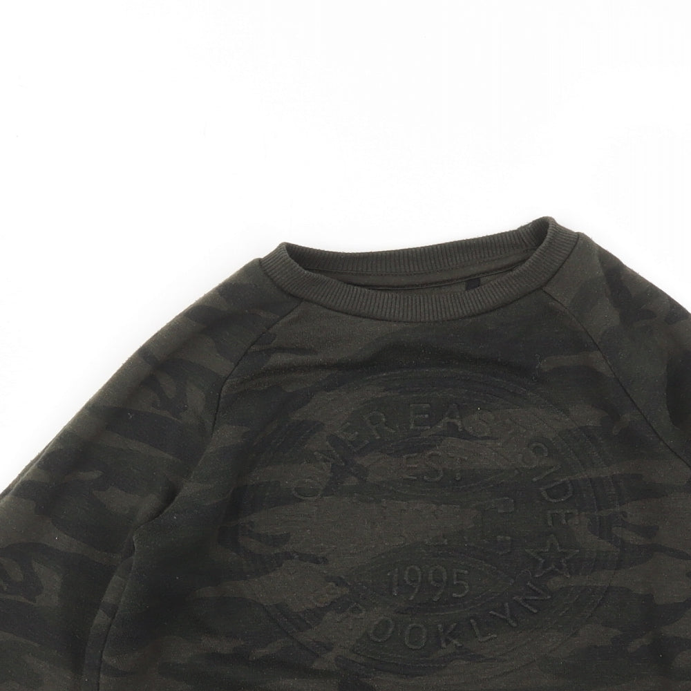 Primark Boys Green Camouflage  Pullover Jumper Size 6-7 Years