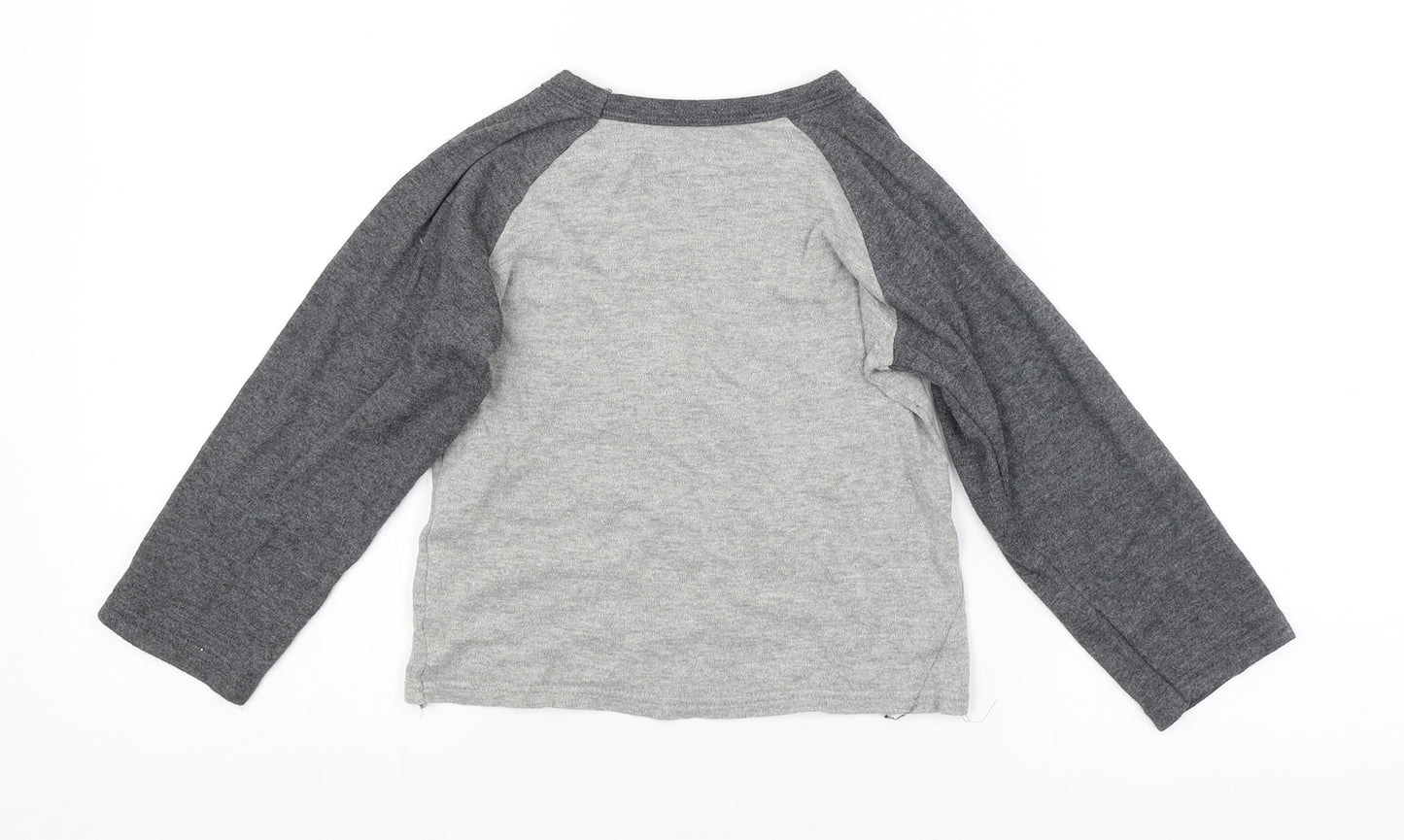 Preworn Boys Grey   Basic T-Shirt Size 3-4 Years