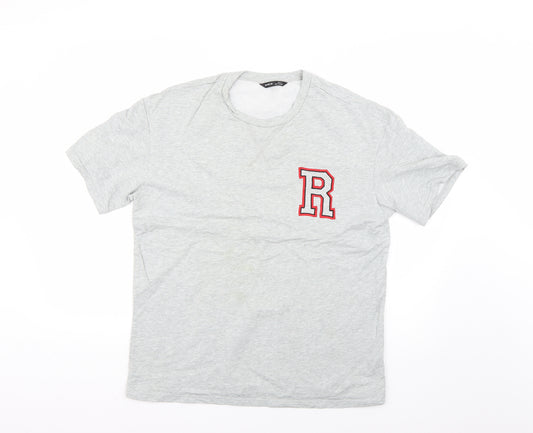 Front view of SHEIN men’s grey t-shirt, size S