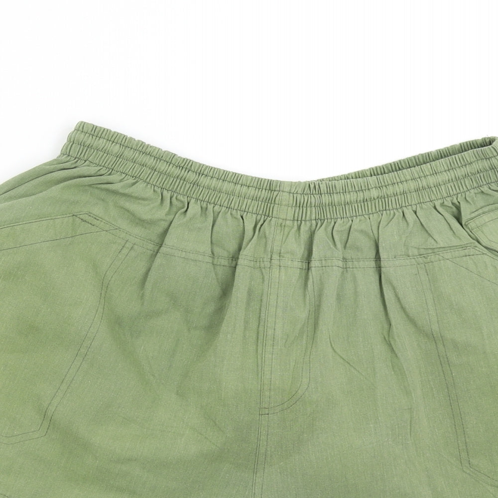 Hoang Womens Green   Bermuda Shorts Size 2XL