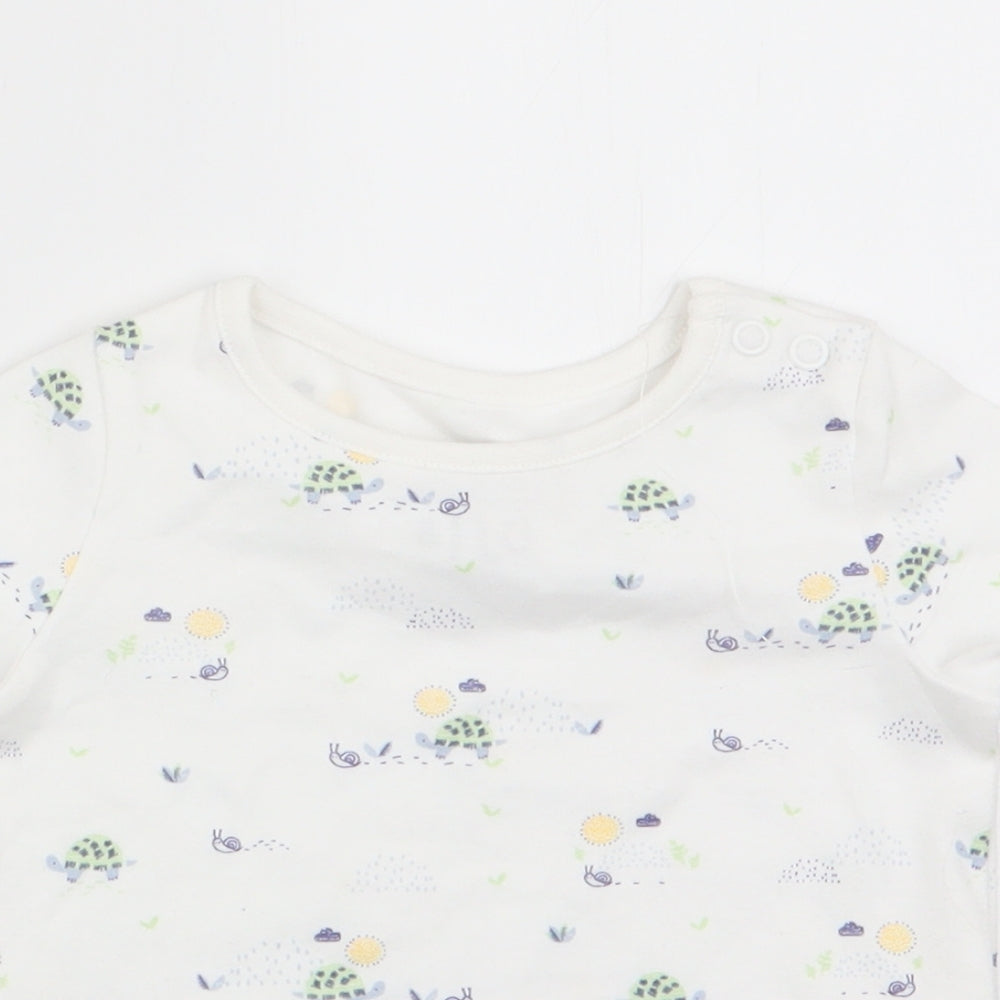 Florence and Fred Baby White Animal Print  Basic T-Shirt Size 0-3 Months  - Tortoise & Snail