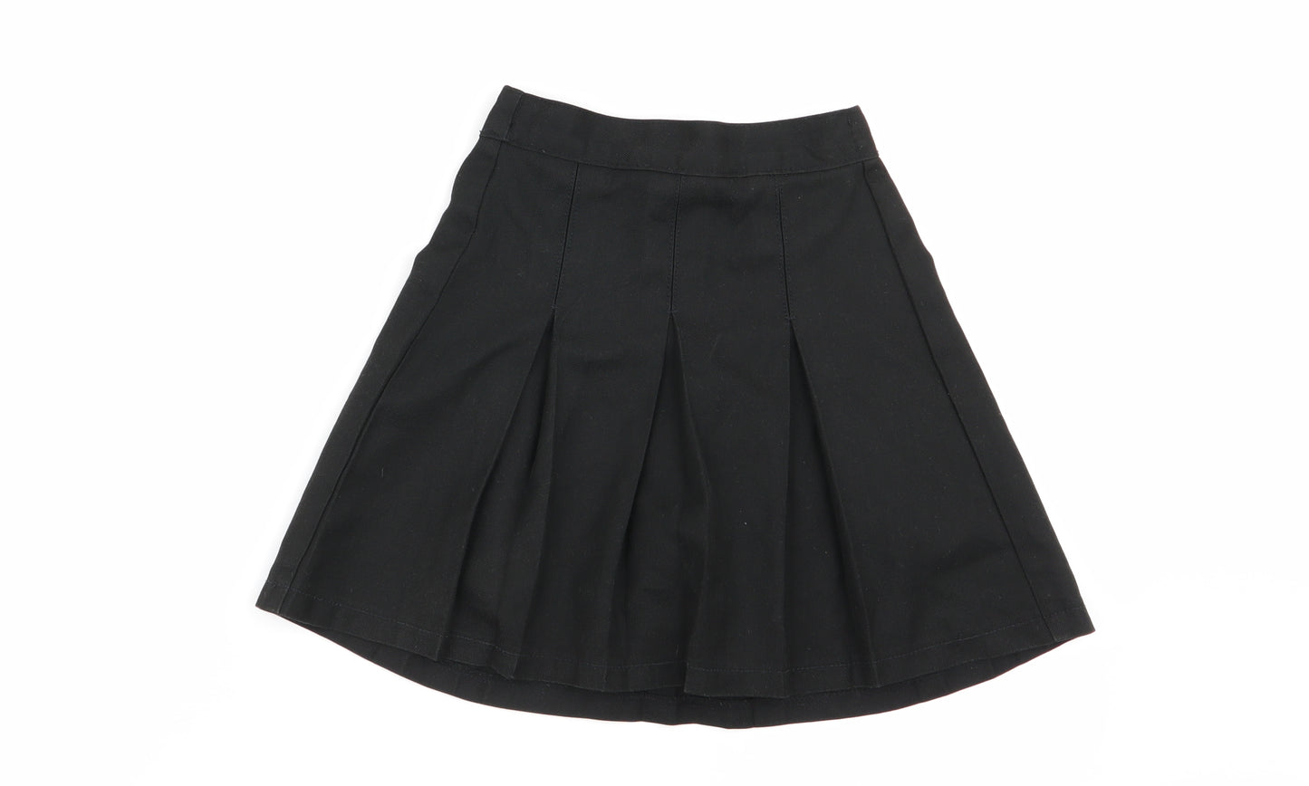Preworn Girls Black   Pleated Skirt Size 3-4 Years