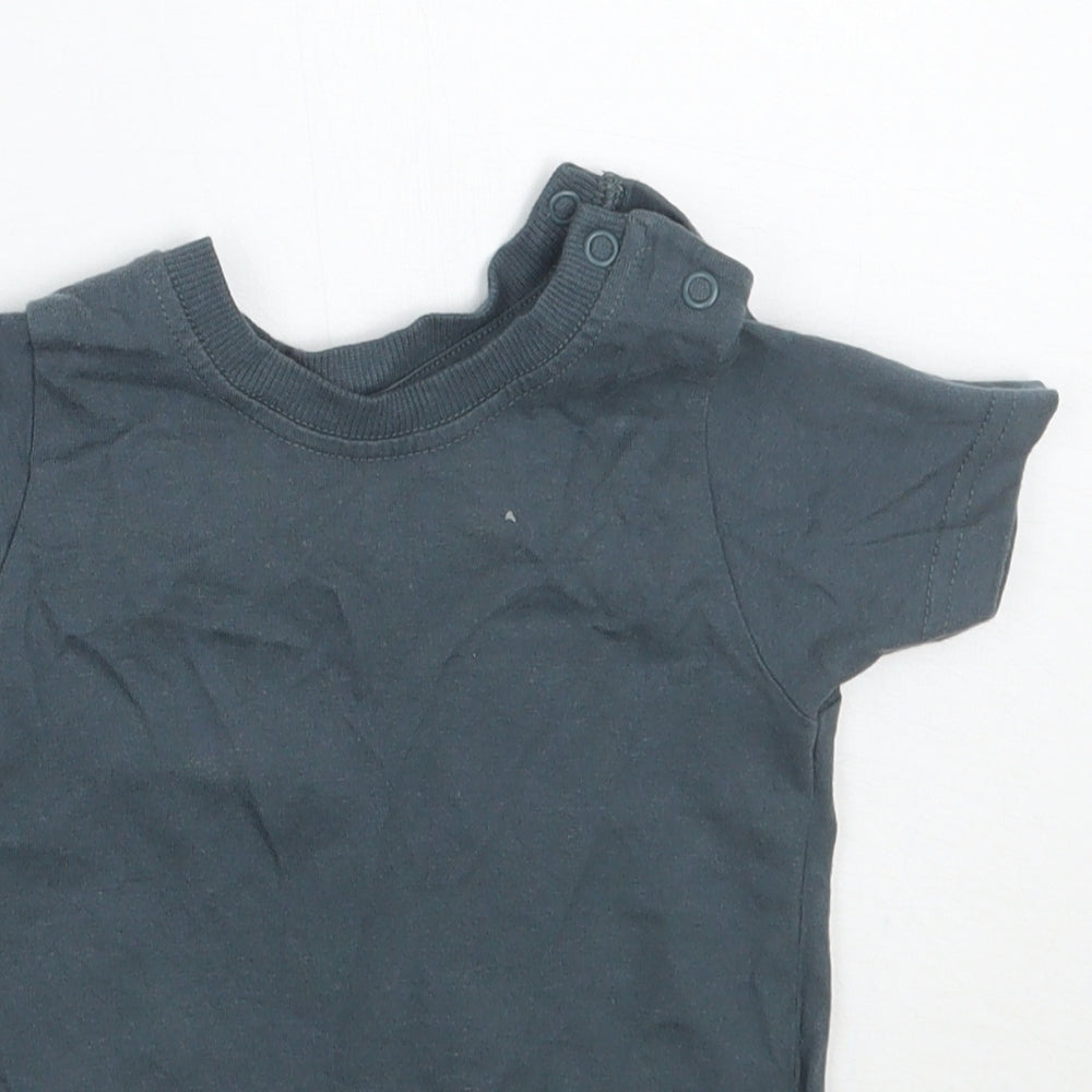 Nutmeg Baby Grey   Basic T-Shirt Size 9-12 Months