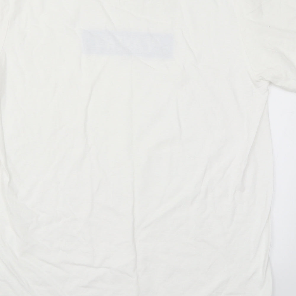 Gildan Mens White    T-Shirt Size M  - Player 1