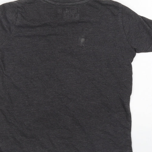 Henleys Boys Grey   Basic T-Shirt Size 7-8 Years