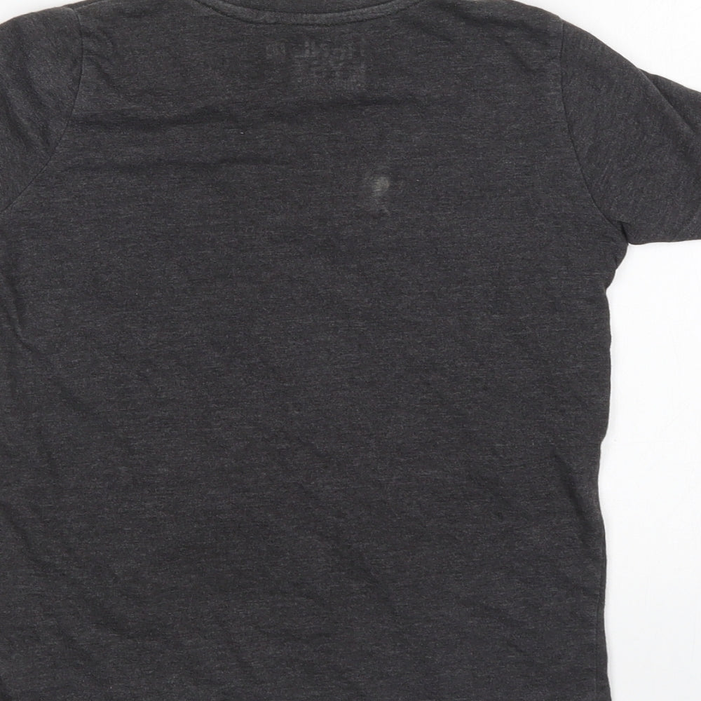 Henleys Boys Grey   Basic T-Shirt Size 7-8 Years