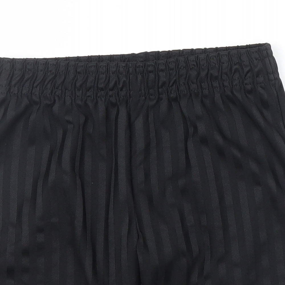 F&F Boys Black   Sweat Shorts Size 5-6 Years