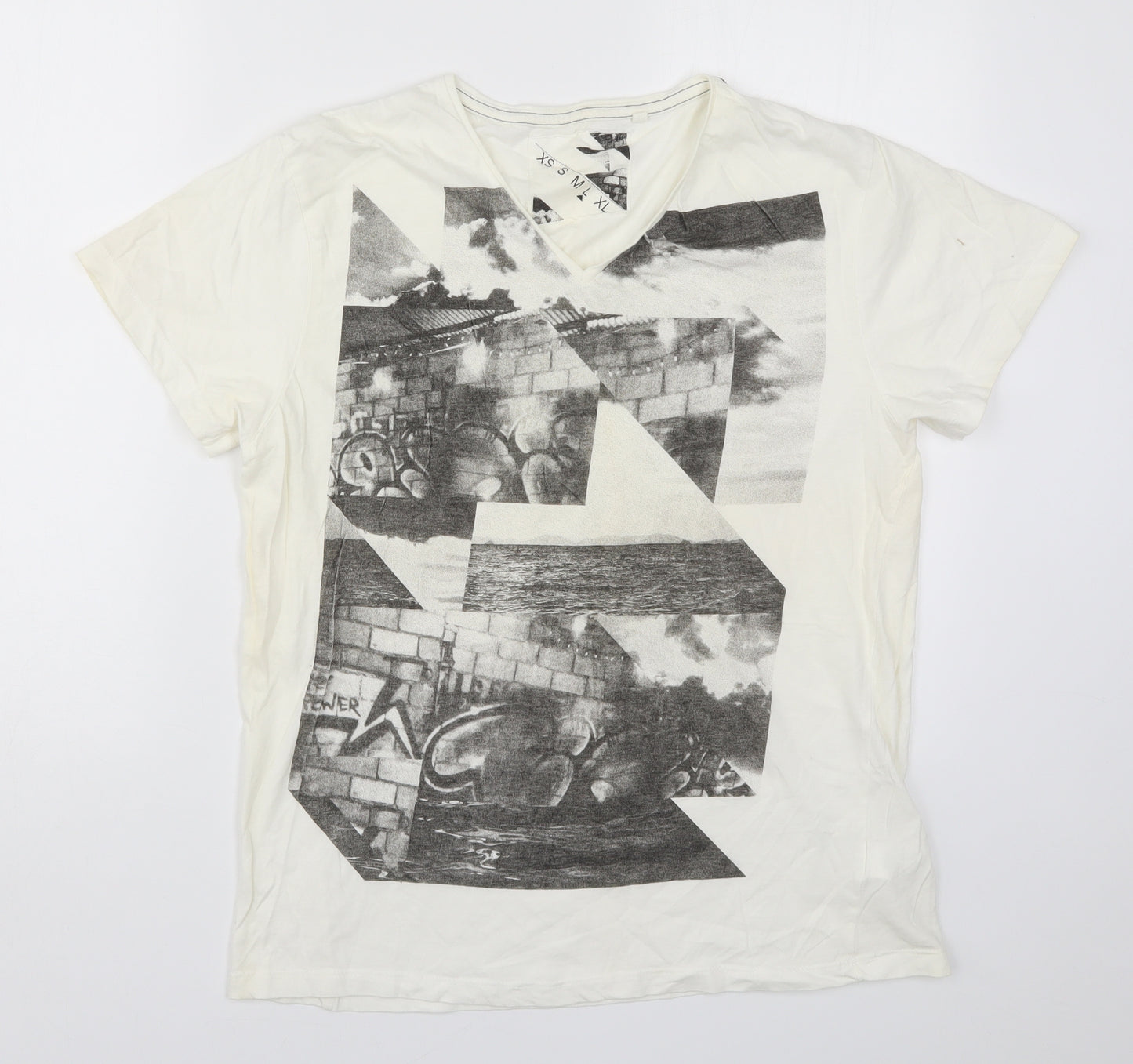 Cedar Wood State Mens White    T-Shirt Size L  - Abstract