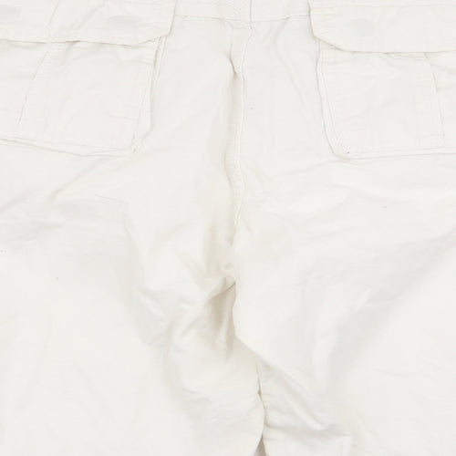 SoulCal&Co Mens White   Cargo Shorts Size 32 in