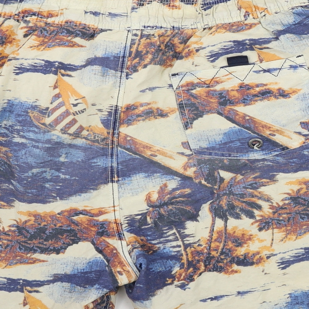 MANTARAY     Mens Blue Floral  Bermuda Shorts Size M