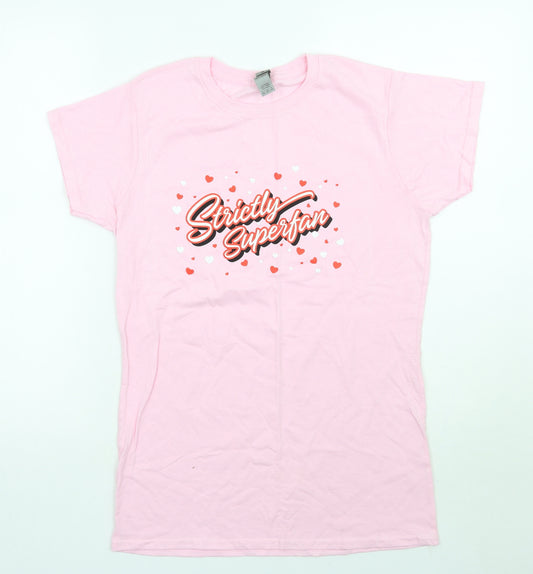 Front view of Gildan women’s pink basic t-shirt, size L