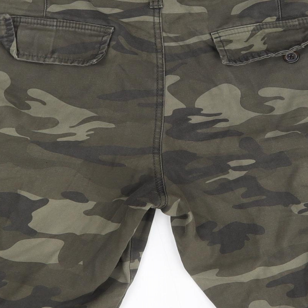 TU Mens Green Camouflage  Cargo Shorts Size 34
