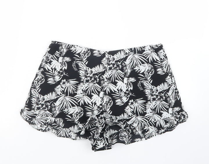 FOREVER 21 Womens Black Geometric Hot Pants Shorts Size S