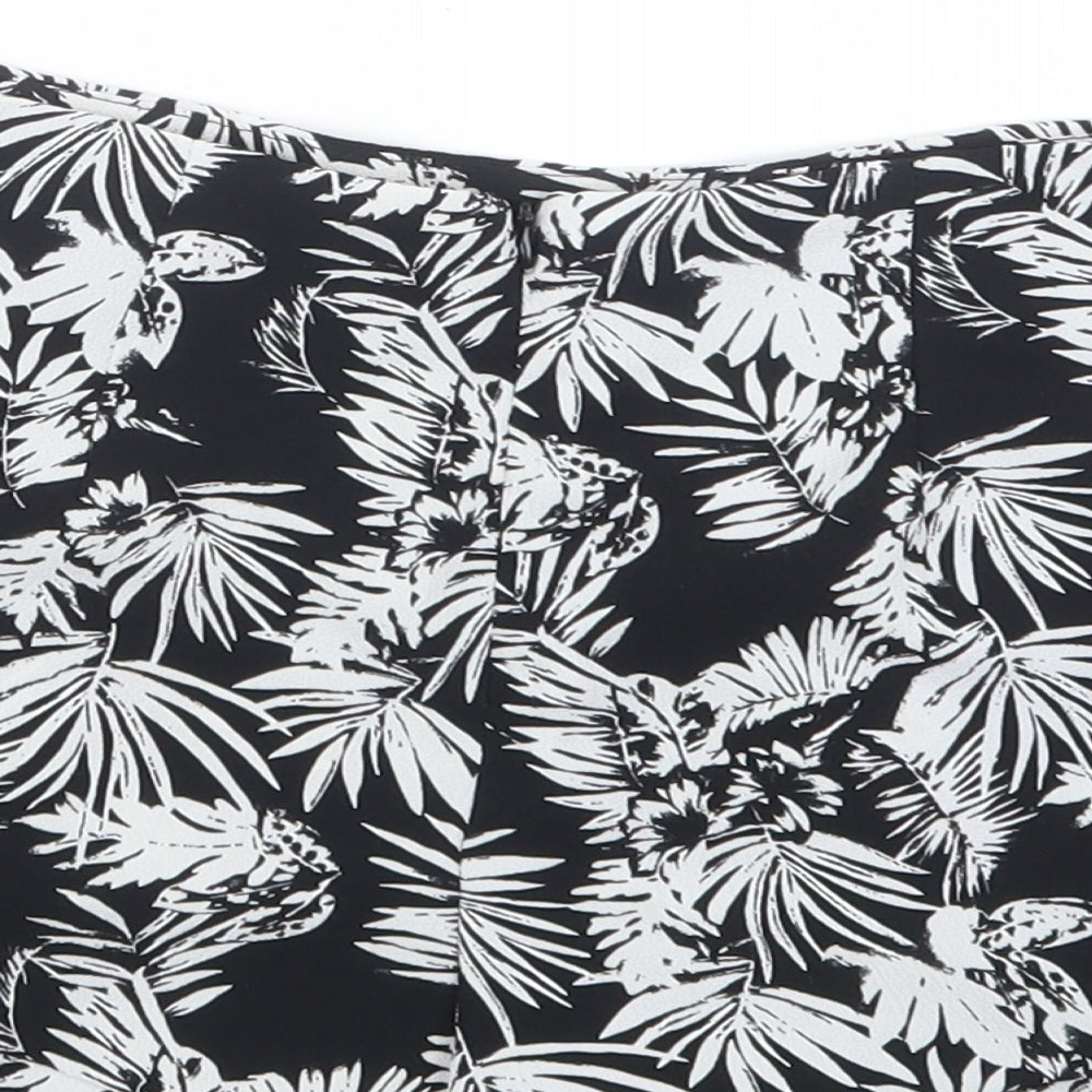 FOREVER 21 Womens Black Geometric  Hot Pants Shorts Size S