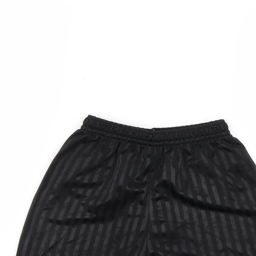 Preworn Boys Black   Sweat Shorts Size 11-12 Years
