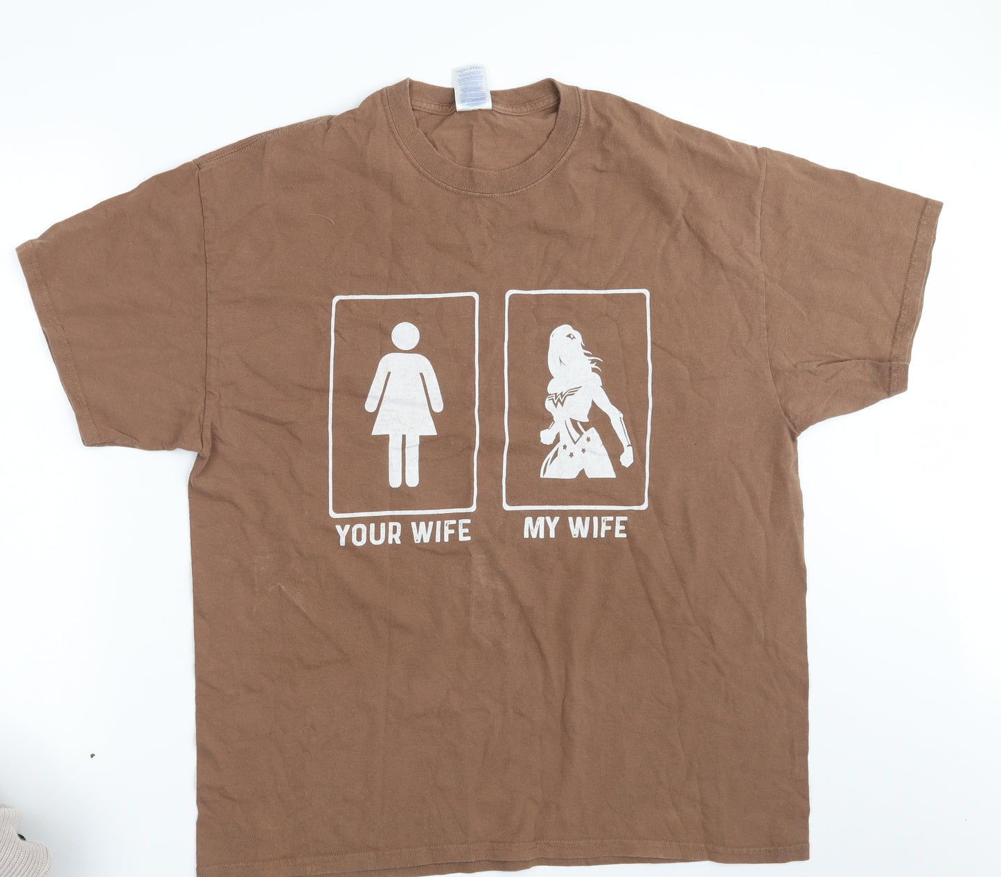 Gildan Mens Brown    T-Shirt Size XL