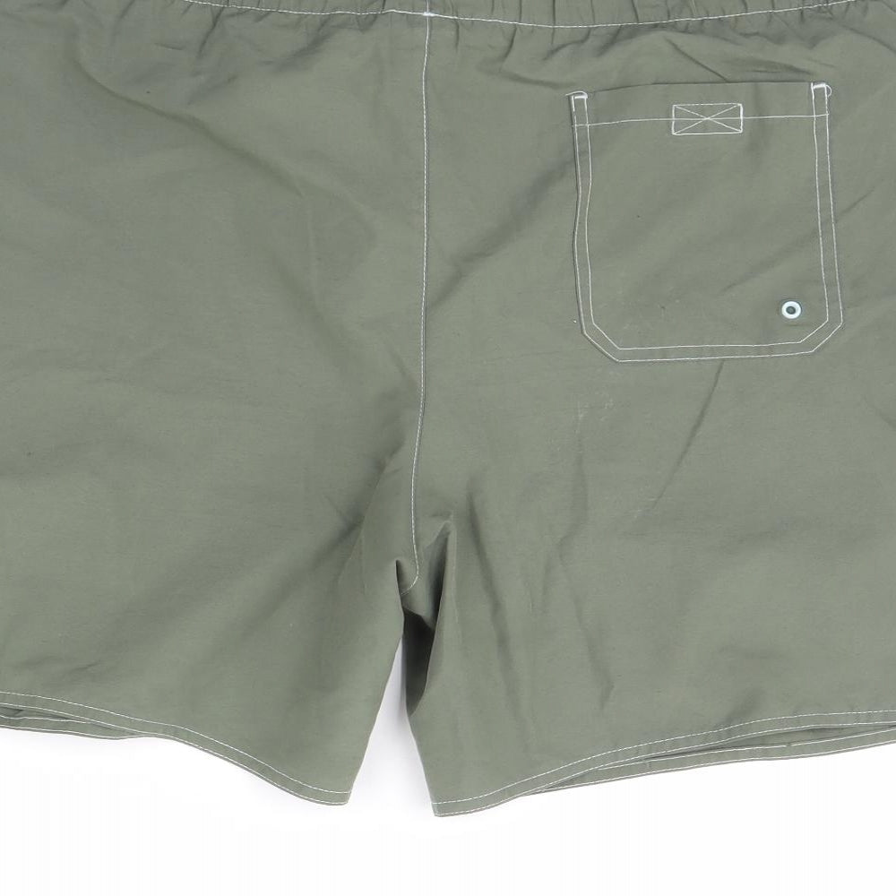 DECATHLON Mens Green   Bermuda Shorts Size XL