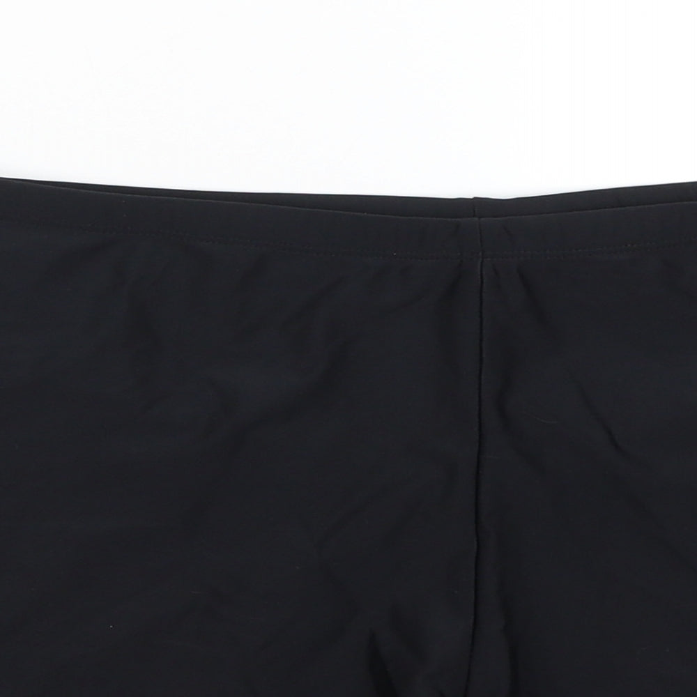 Preworn Womens Black   Compression Shorts Size 2XL