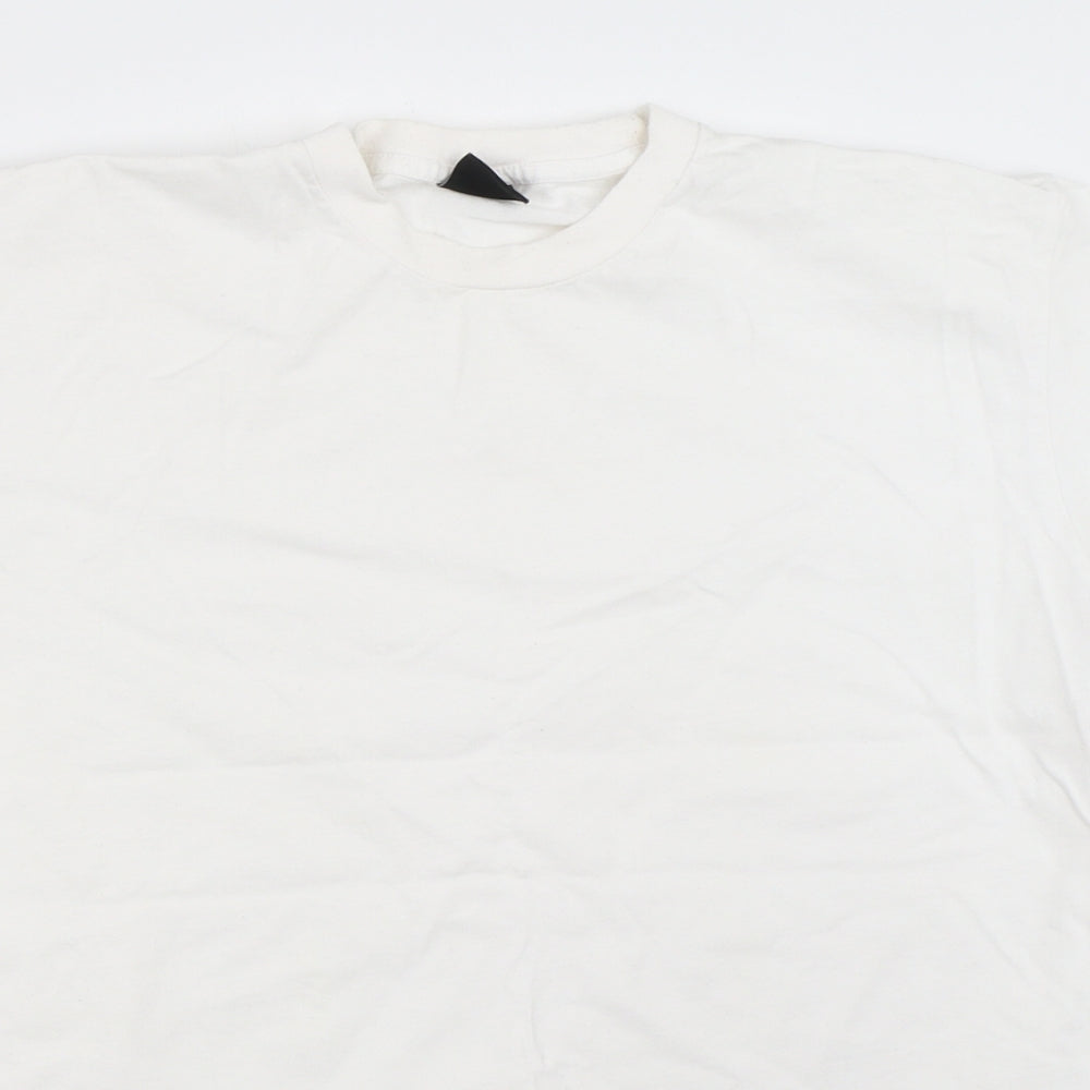 Foot Locker Mens White    T-Shirt Size M