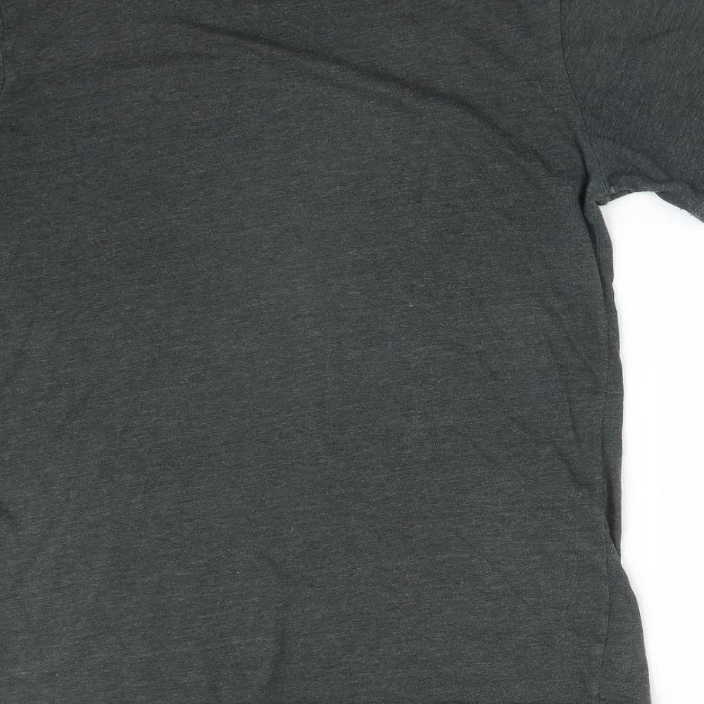 Utility Mens Grey    T-Shirt Size M  - SKULL AND CROSSBONES