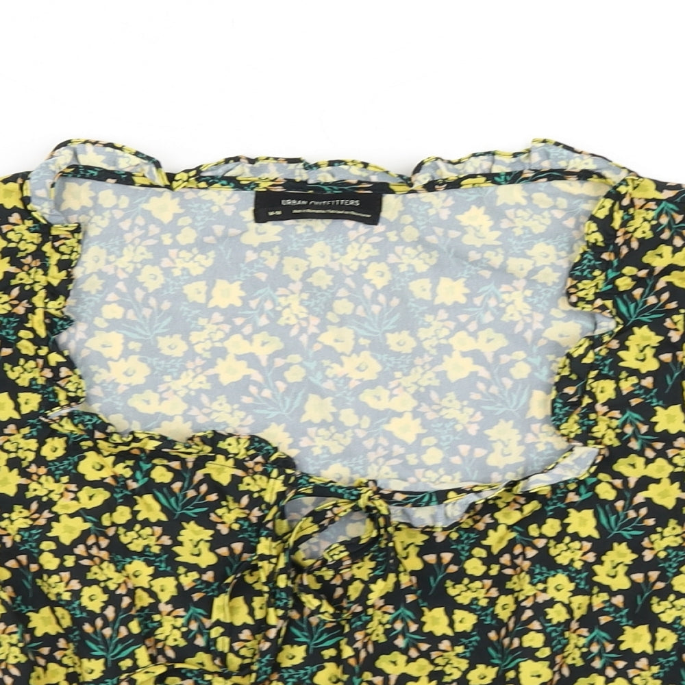 Urban Outfitters Womens Black Floral  Cropped Blouse Size M