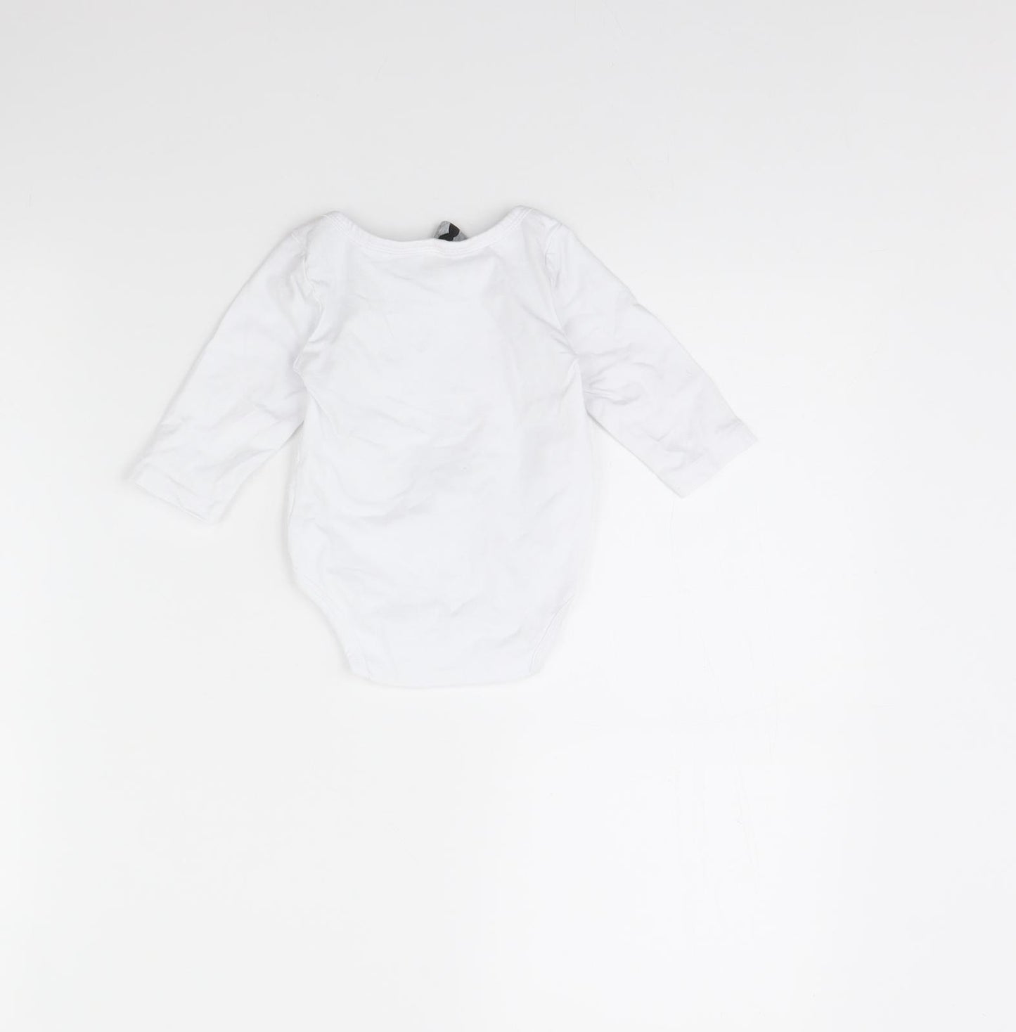 Preworn Baby White   Babygrow One-Piece Size 6-9 Months