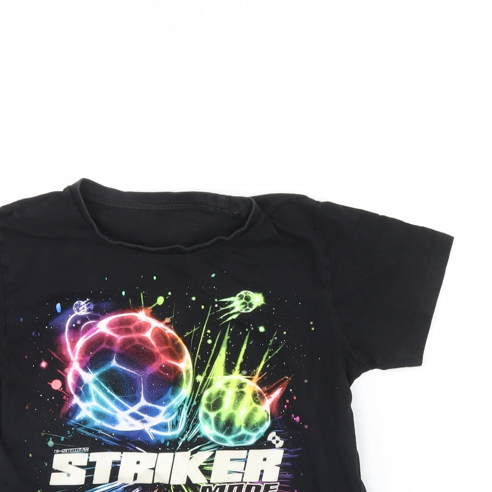 Preworn Boys Black   Basic T-Shirt Size 12 Years  - Football