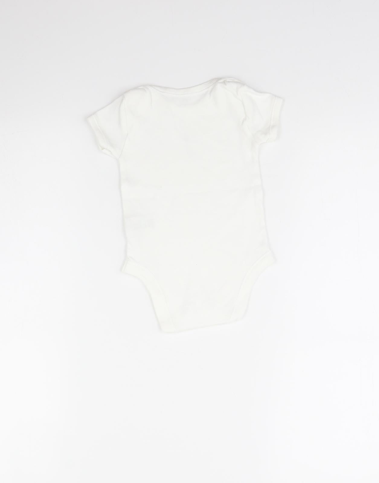 Matalan Baby White   Babygrow One-Piece Size 6-9 Months  - Giraffe