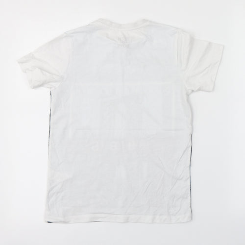 Preworn Boys White   Basic T-Shirt Size 9 Years