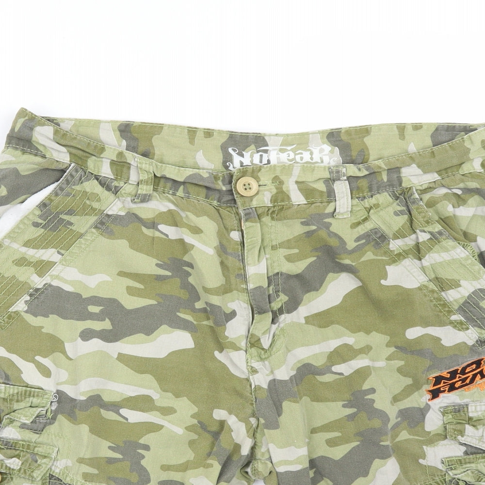 No Fear Mens Green Camouflage  Cargo Shorts Size L
