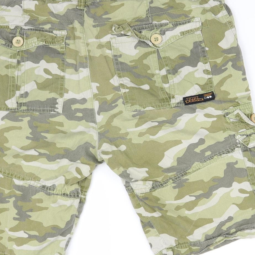 No Fear Mens Green Camouflage  Cargo Shorts Size L