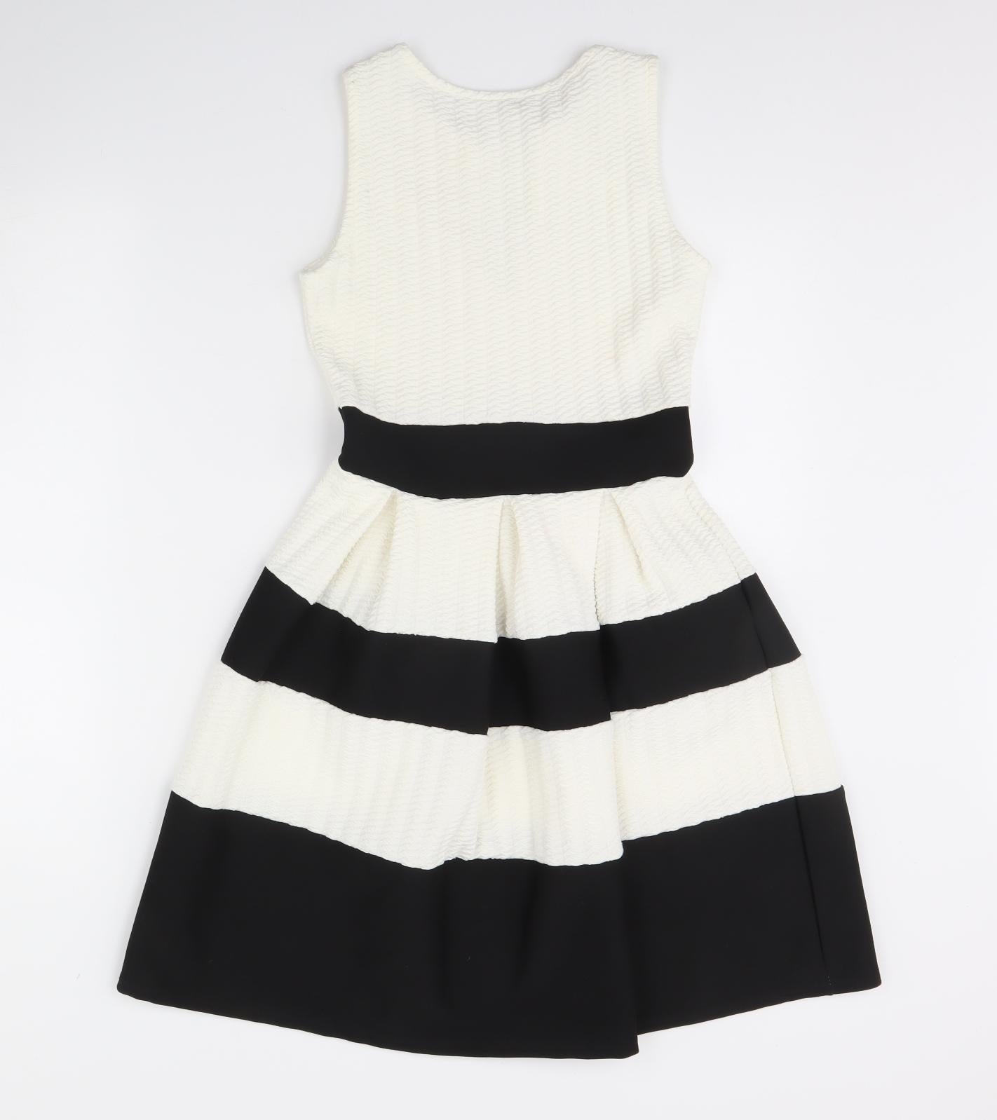 Quiz  Womens White Striped  Fit & Flare  Size 8