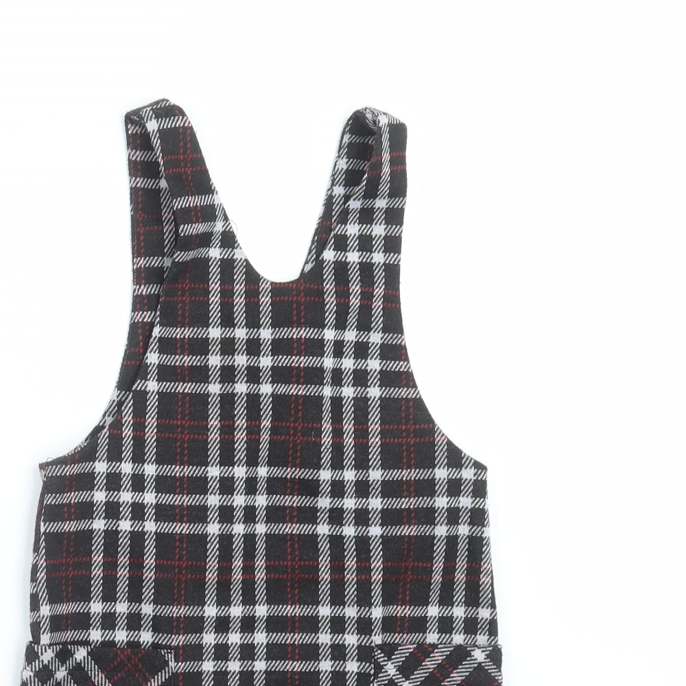 Nutmeg Girls Black Check  Pinafore/Dungaree Dress  Size 5-6 Years
