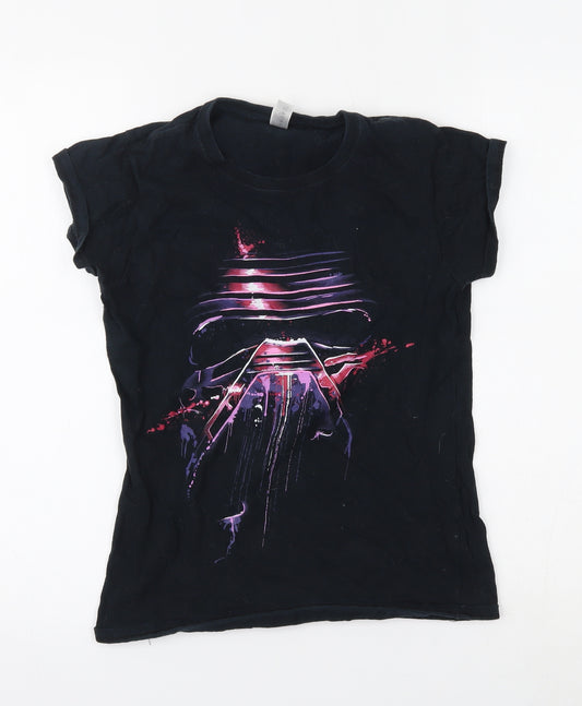 Front view of Gildan women’s black basic t-shirt, size S