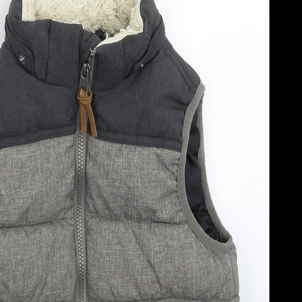H&M Boys Grey   Gilet Jacket Size 6-7 Years