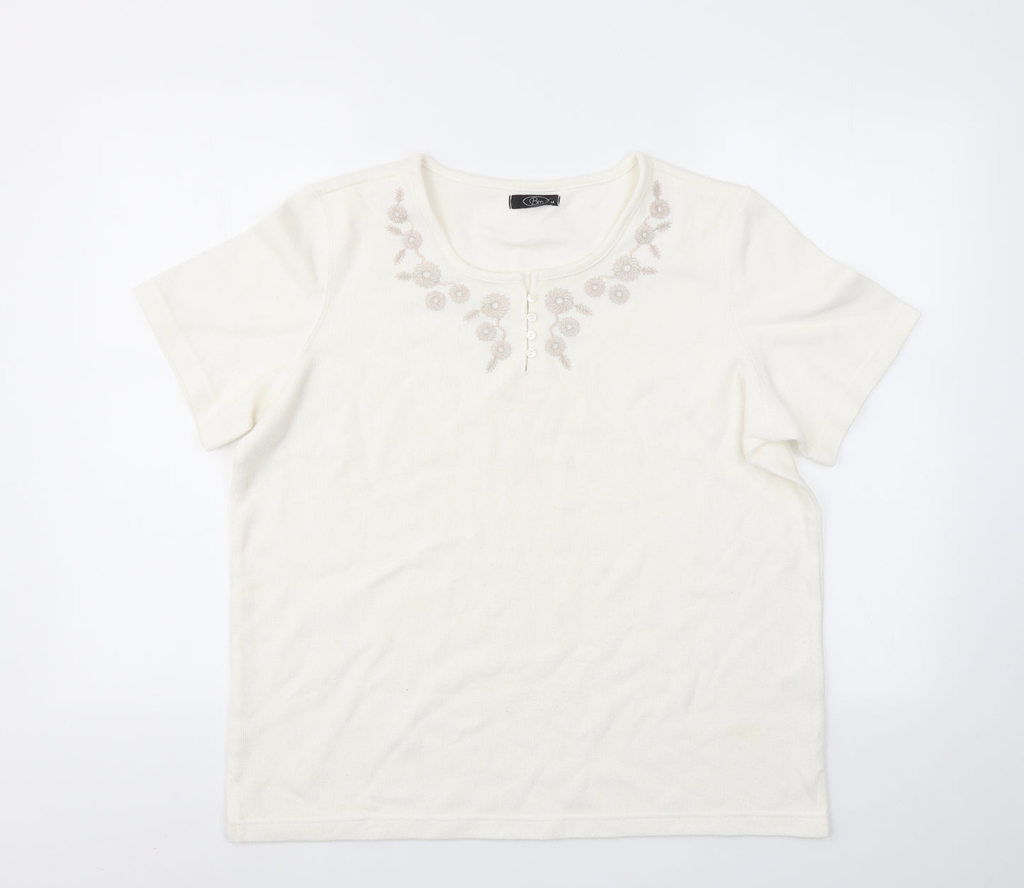 BM Womens Ivory   Basic T-Shirt Size M