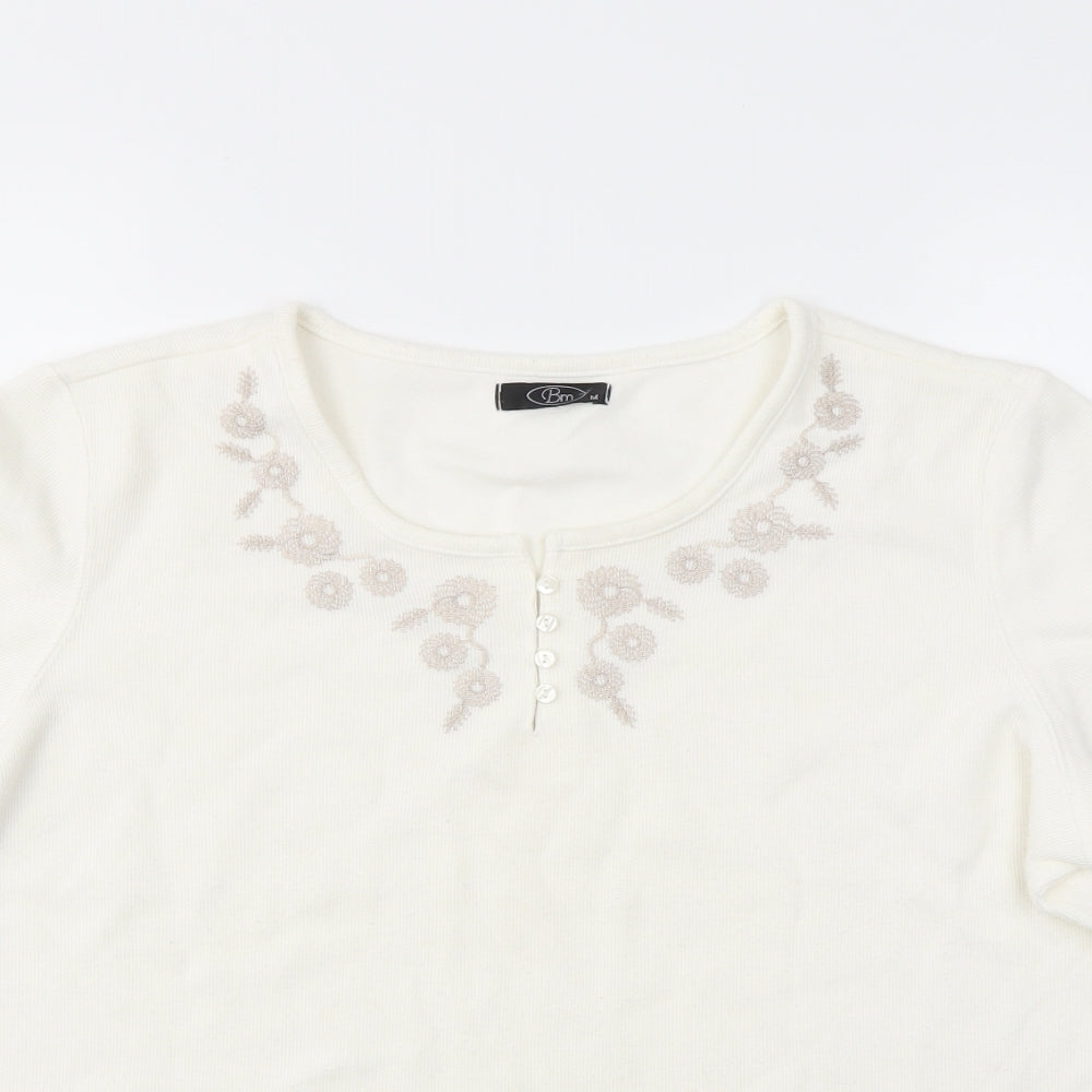 BM Womens Ivory   Basic T-Shirt Size M
