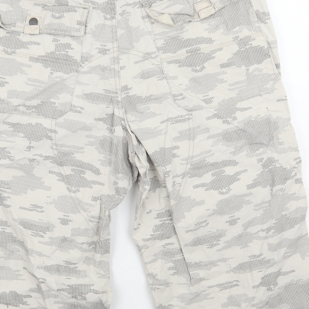 F&F Womens Ivory Camouflage  Cargo Shorts Size 34