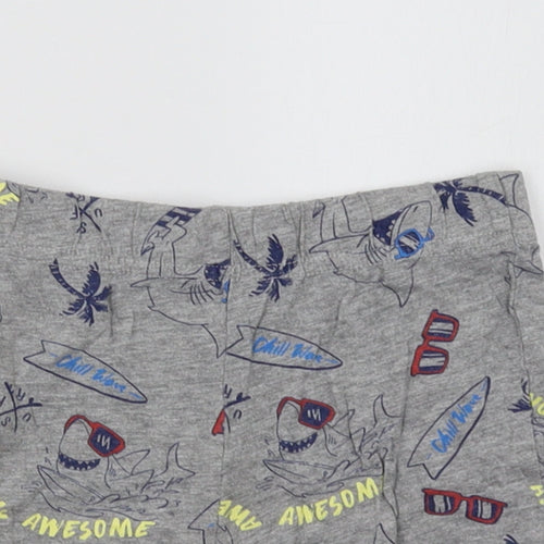 Preworn Boys Grey Geometric  Sweat Shorts Size 5-6 Years