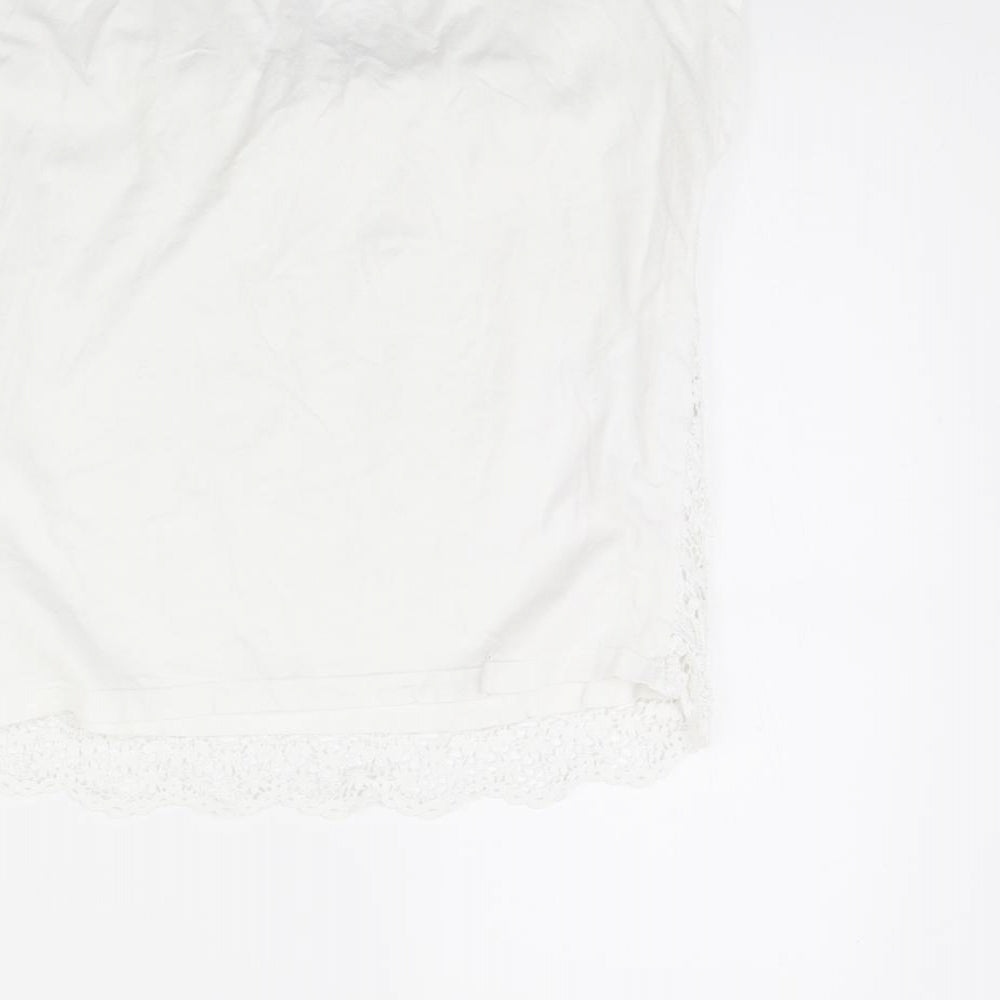 YD Girls White   Basic T-Shirt Size 12 Years