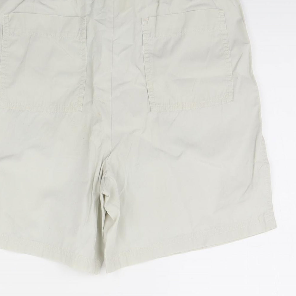 Preworn Womens Ivory   Chino Shorts Size 32 in