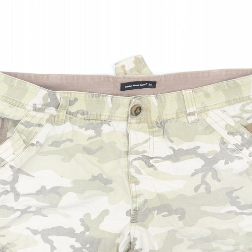Cedar Wood State Mens Green Camouflage  Chino Shorts Size 36
